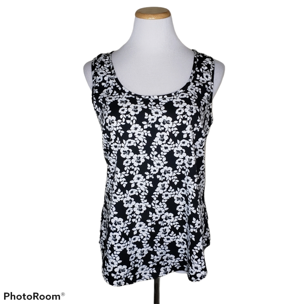 Charming Charlie Sleeveless Shell Size Medium